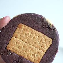 Load image into Gallery viewer, Ube S'mores Cookie graham cracker bottom
